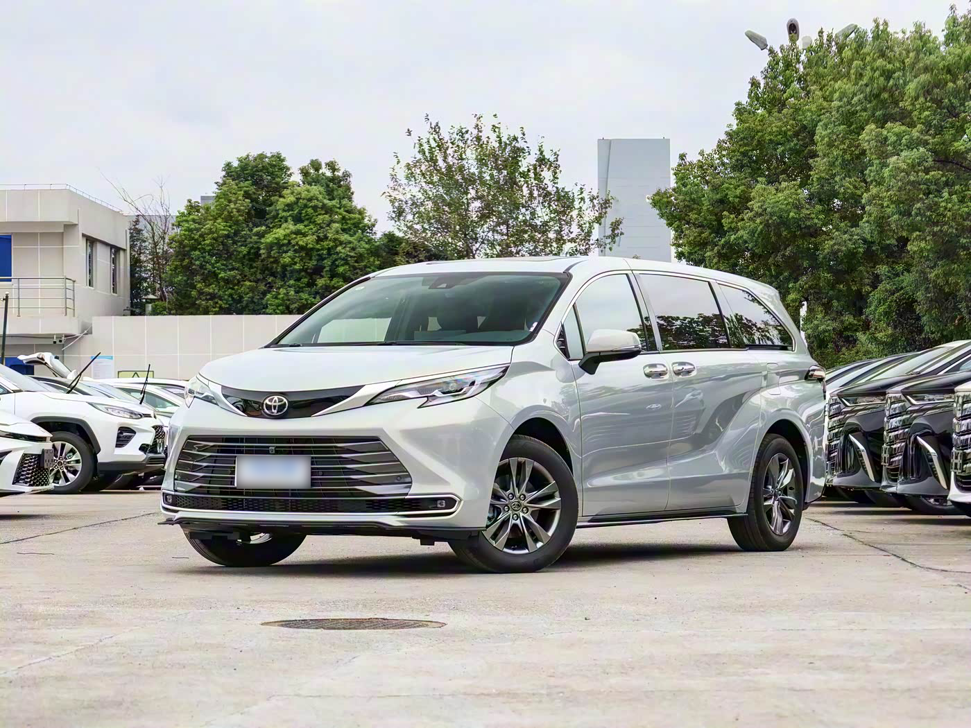 2026 Toyota Sienna Dual Engine 2.5L AWD Premium