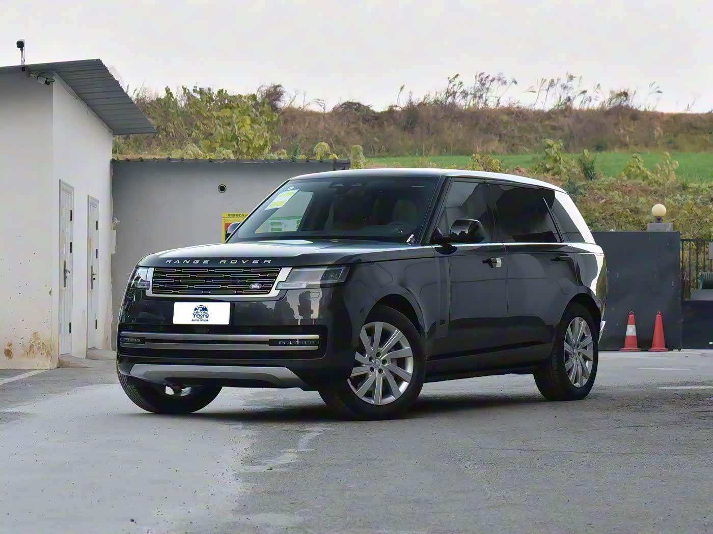 Range Rover 2025 model 3.0 L6 400PS Long Wheelbase Edition