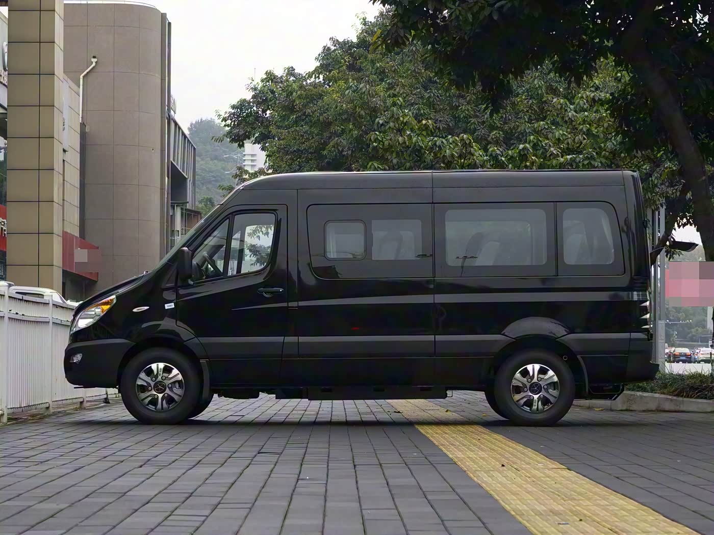 JAC Starshine 2025 model 6 series 2.0T diesel van classic version