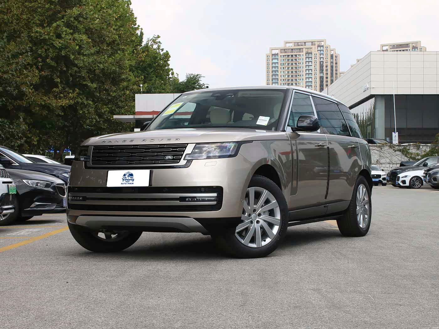 Range Rover 2025 model 3.0 L6 400PS Long Wheelbase Edition