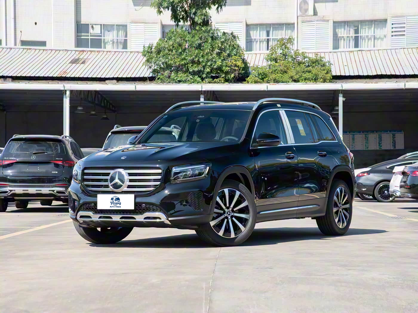 2025 Mercedes-Benz GLB220