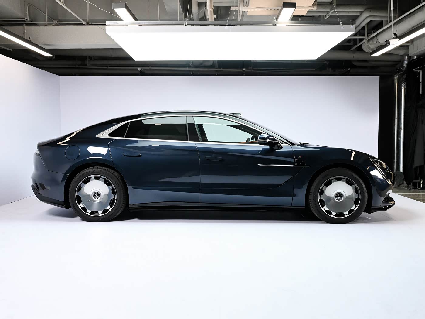 2025 BYD Yangwang U7 EV 4-Seater Flagship Edition